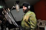 Daler Mehndi at the song recording of Sunil Agnihotri_s film Balwinder Singh Famous Ho in Mumbai on 23rd Dec 2012 (3).JPG